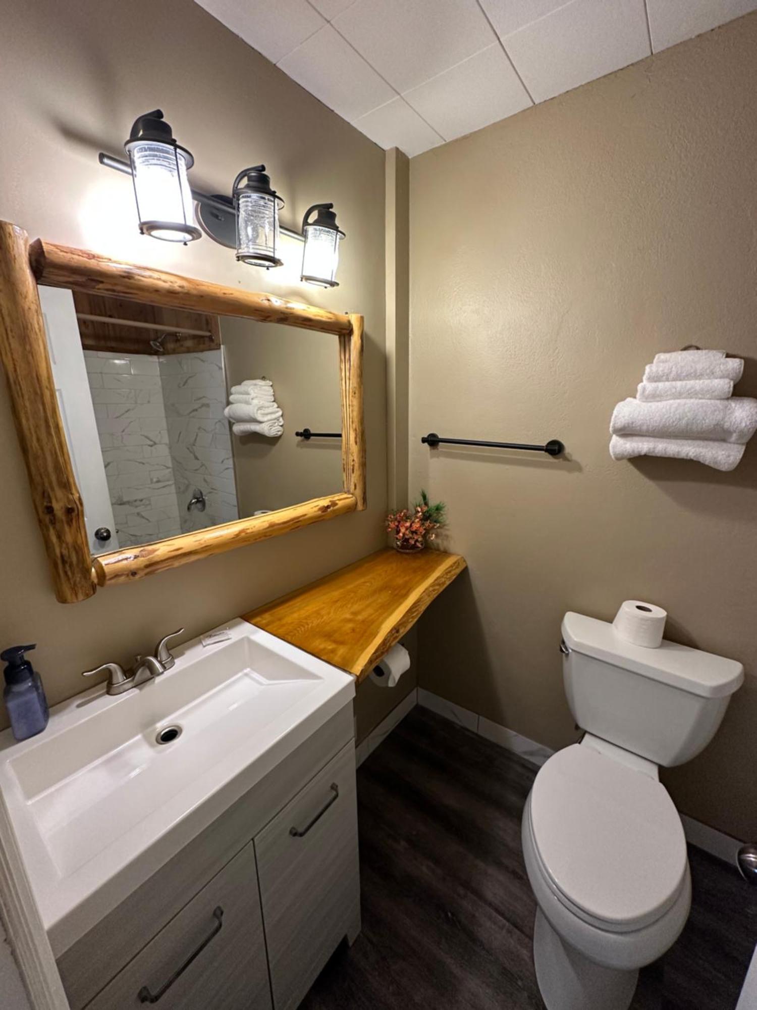Pinecrest Motel Nipigon Eksteriør bilde